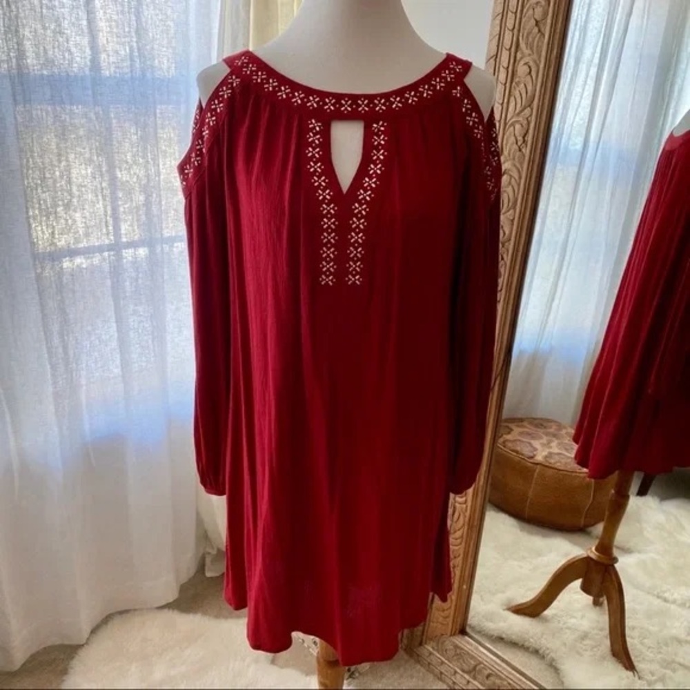 Knox Rose Cold-Shoulder Embroidered Tunic Dress in Deep Red